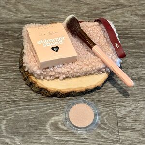 🌾HP🌾 Lottie London Shimmer Squad Powder Highlighter The Good Girl NIB w/bag